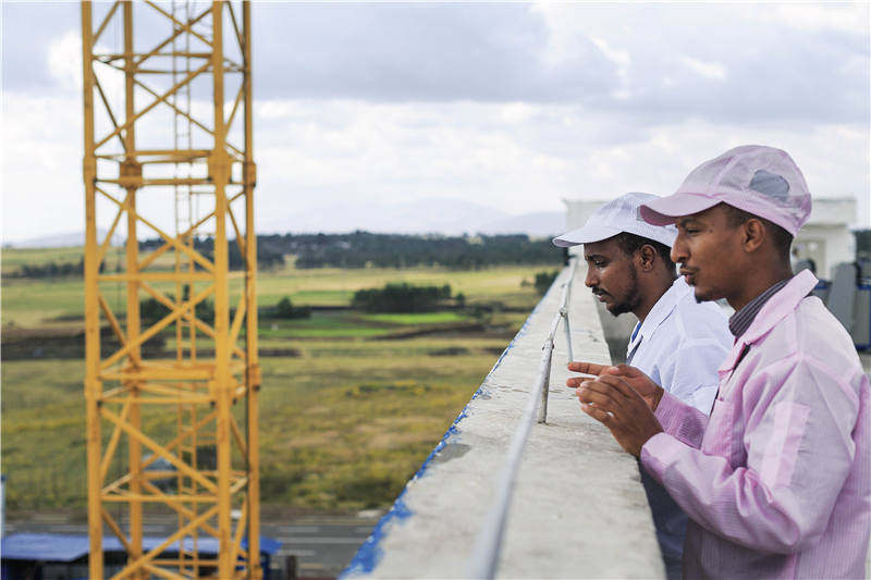 传音这家在中国没有门店的中国手机公司，为何能在非洲市场占据半壁江山，成为“非洲手机之王”？