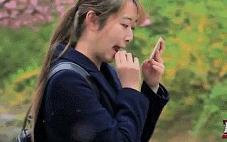 嘴巴干裂起皮推荐护唇油,秋冬季嘴唇干裂起皮这样涂