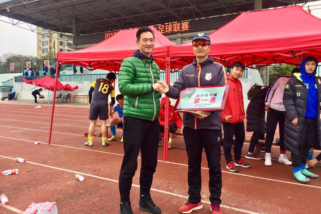 绿茵场上的传奇时刻,绿茵场上我们敢打敢拼