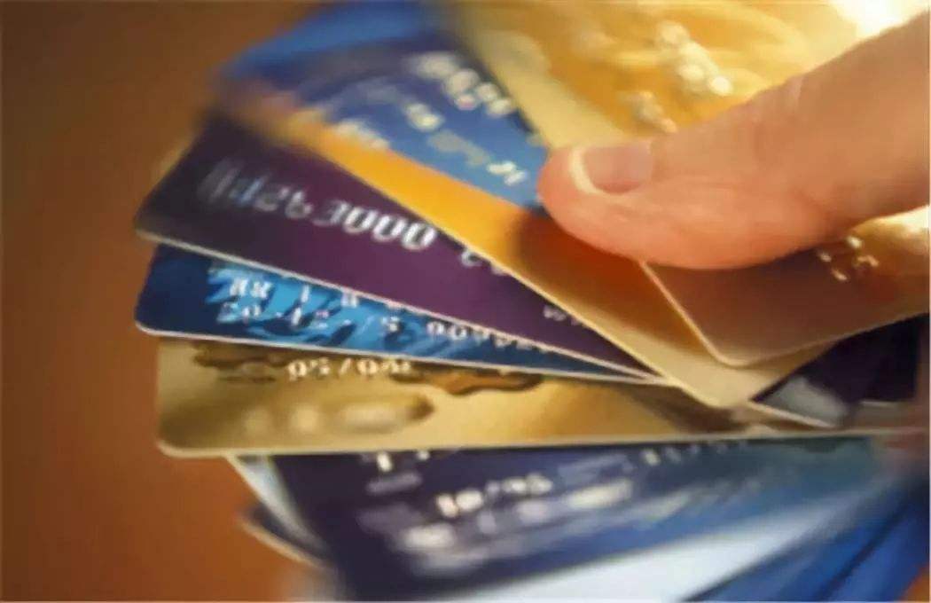 如何快速摆脱信用卡债务,怎么摆脱信用卡欠下15万