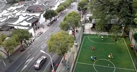 「先锋侠」福州要建100个足球场？官方回复