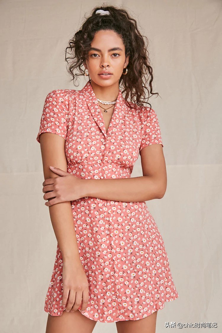 blackpinklisa绿色碎花连衣裙,blackpinkjisoo碎花裙