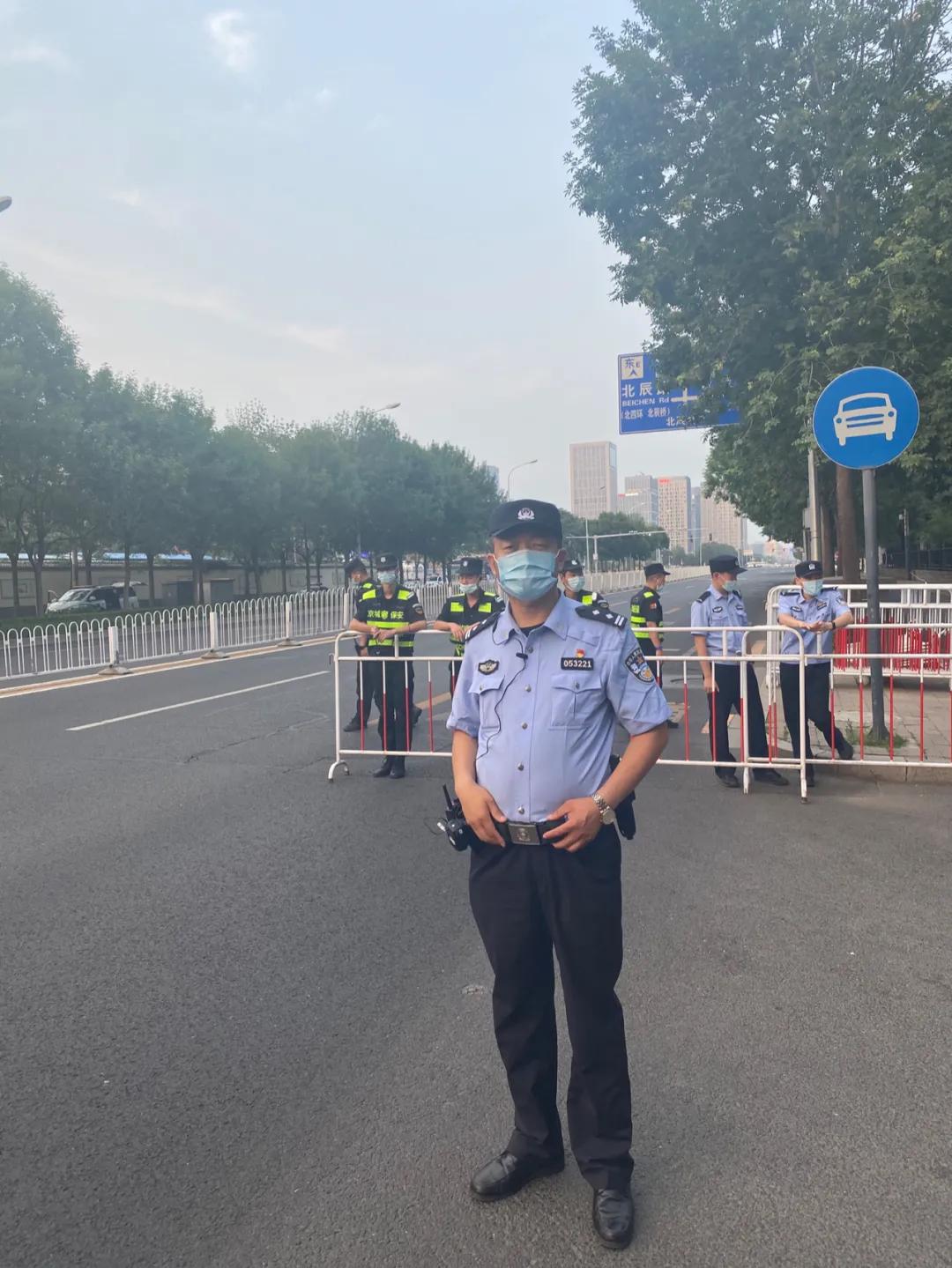 这里有许多故事的英文,纪念我们的每一个故事