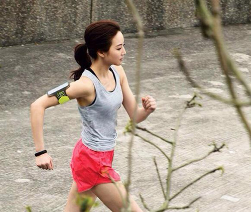 冻龄女神张钧甯有多迷人,张钧甯训练马甲线