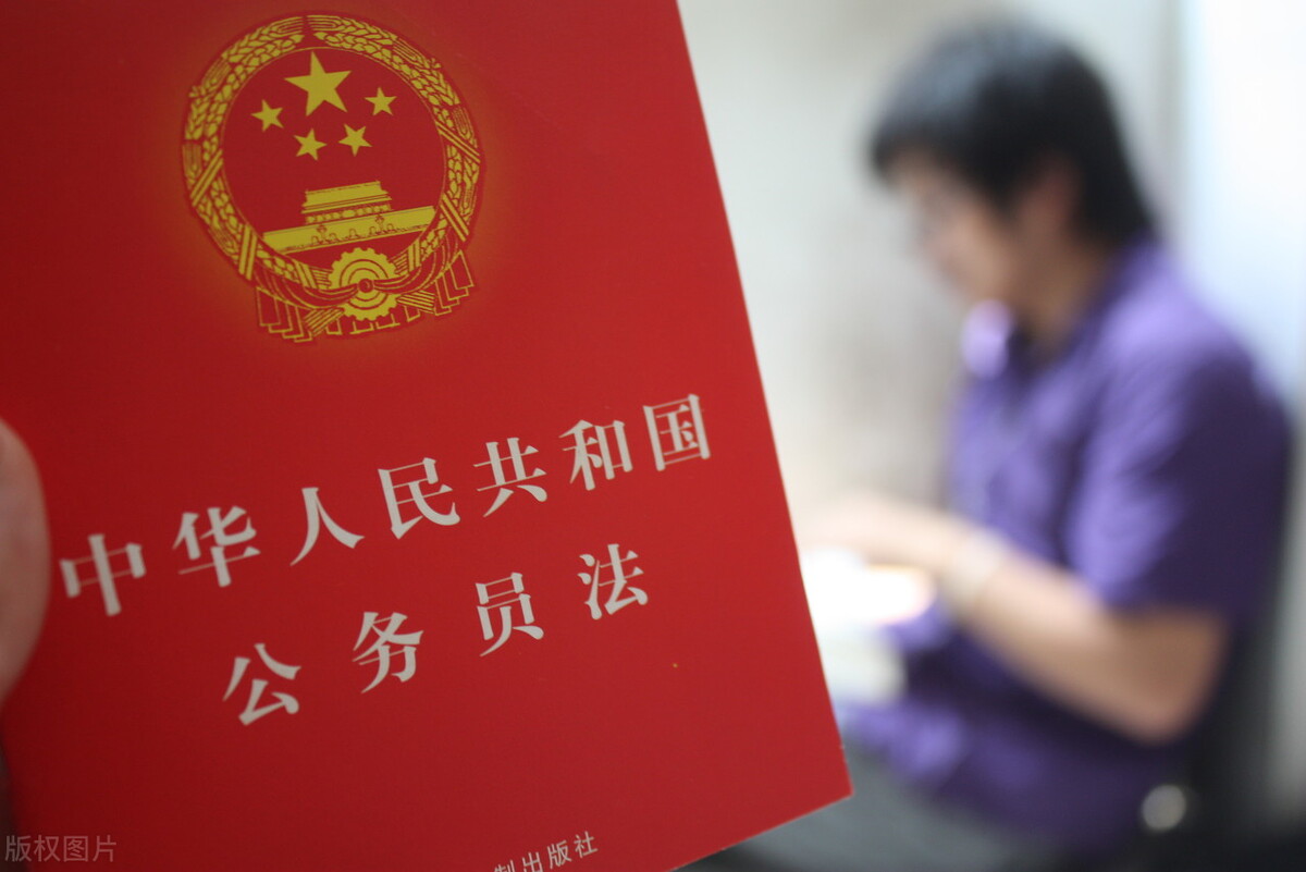 看人民日报优秀评论员文章，学习公务员申论写作