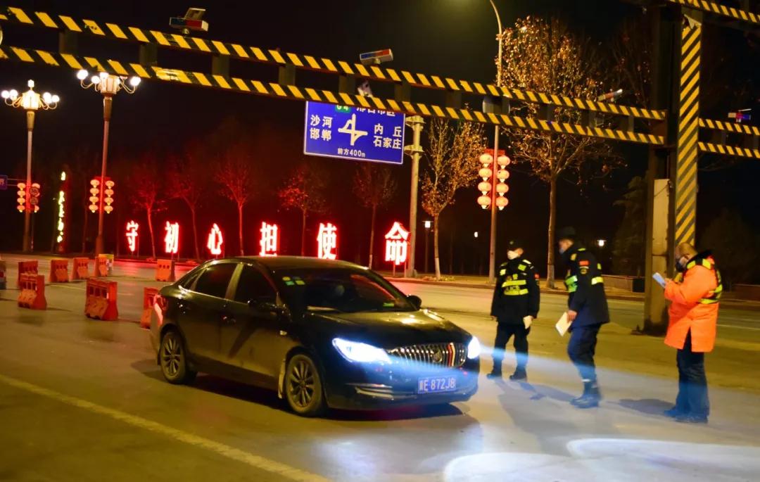 致敬坚守防疫一线的守门人,坚守岗位做表率抗击疫情当先锋