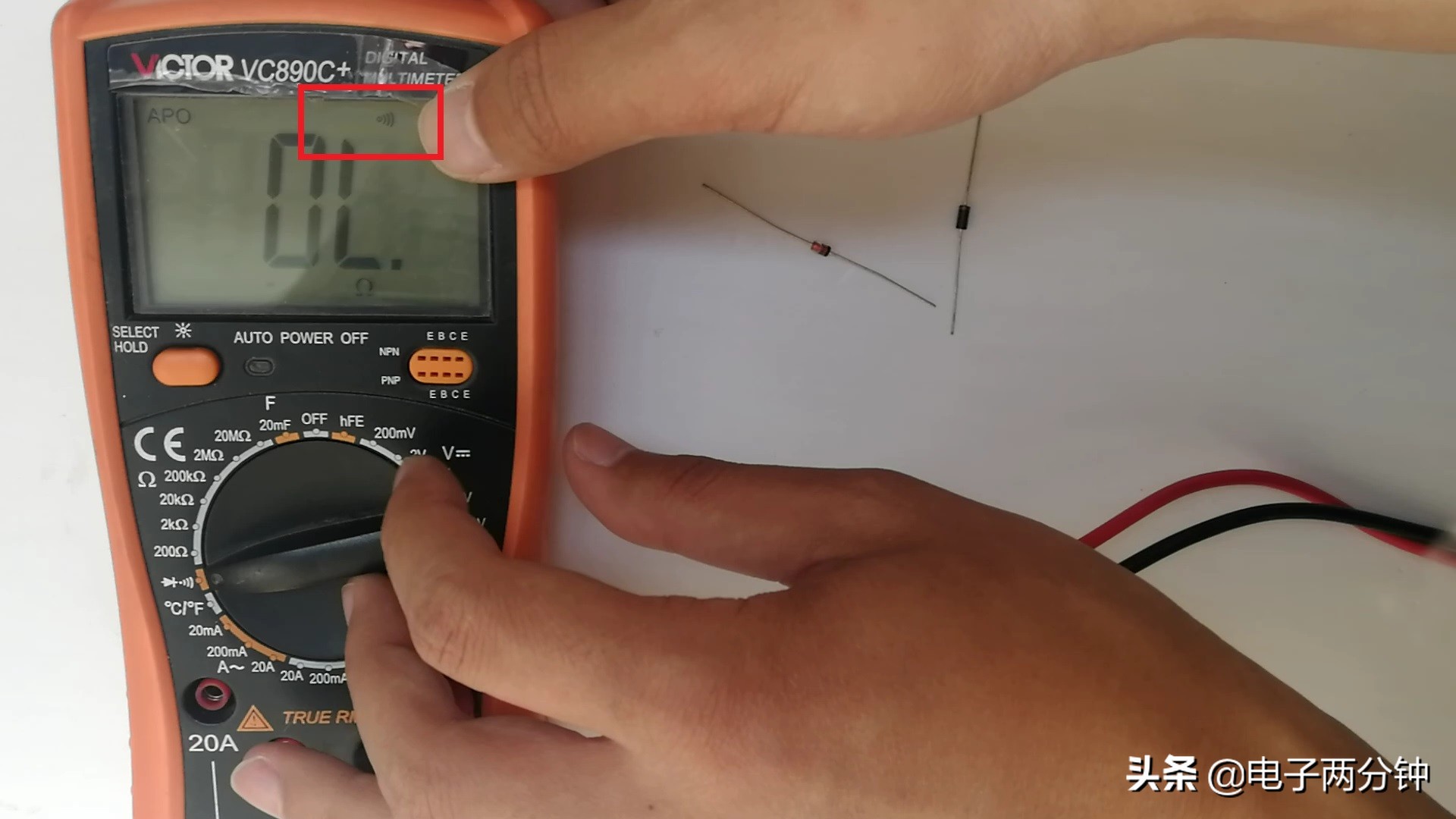 常用万用表怎么测量,万用表使用方法动画讲解