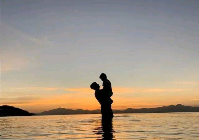 王宝强王子豪是亲生的吗,王子豪是王宝强的亲生的吗