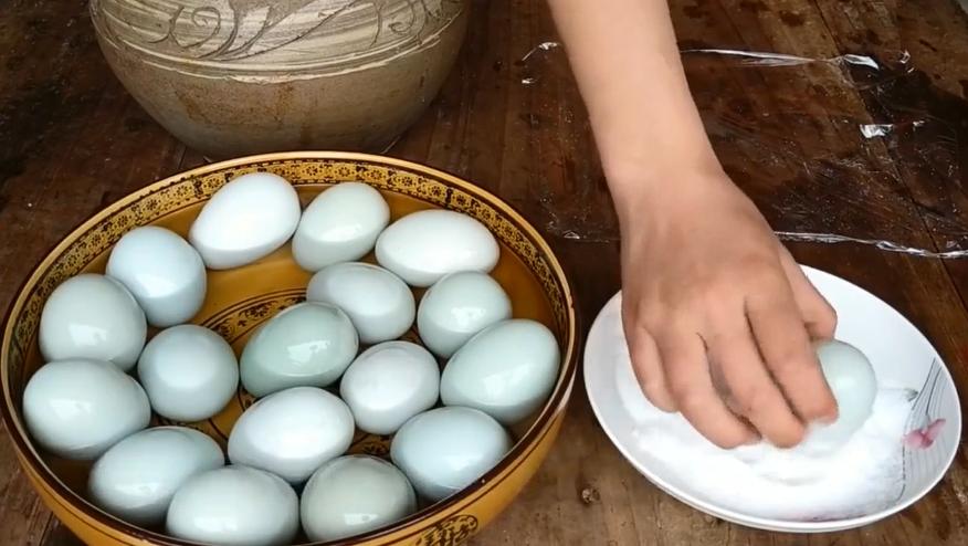 爱吃卤鸭蛋,爱吃咸鸭蛋的好处