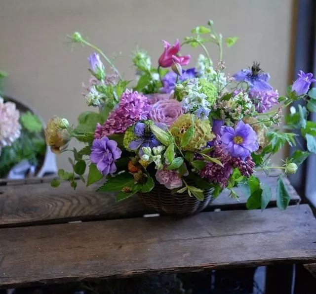 日式花艺作品,日本花店装修风格效果图