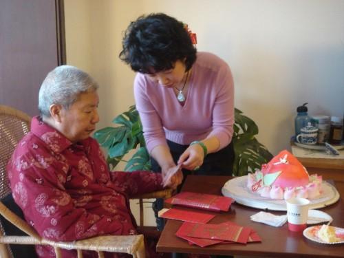 夕阳红主持人黄薇早期照片,夕阳红黄薇主持视频