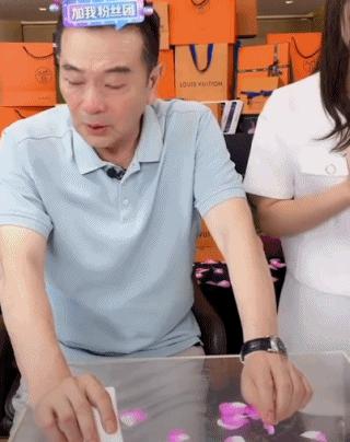 老戏骨直播间道歉视频,直播被骂哭的老戏骨