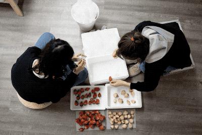 一下子吃了30颗草莓,吃了半斤草莓