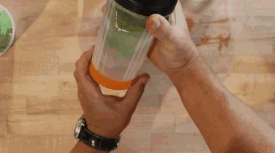 不需要电的搅拌机，摇一摇，随时随地喝新鲜果汁