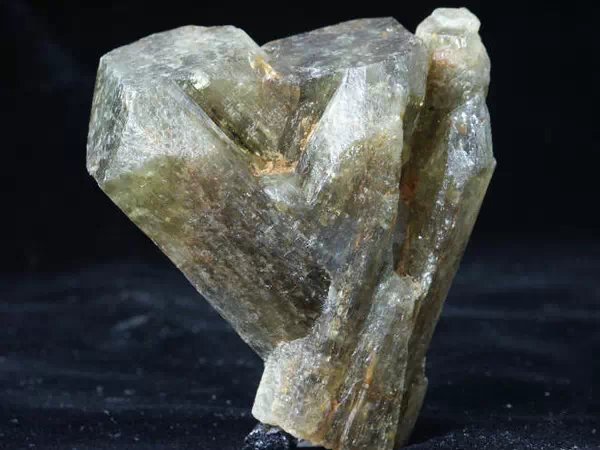 各种宝石原石的种类图片大全,高清彩色宝石原石图片大全