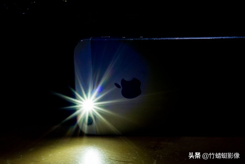 光圈大小的区别对比图,光圈大小对成像的影响