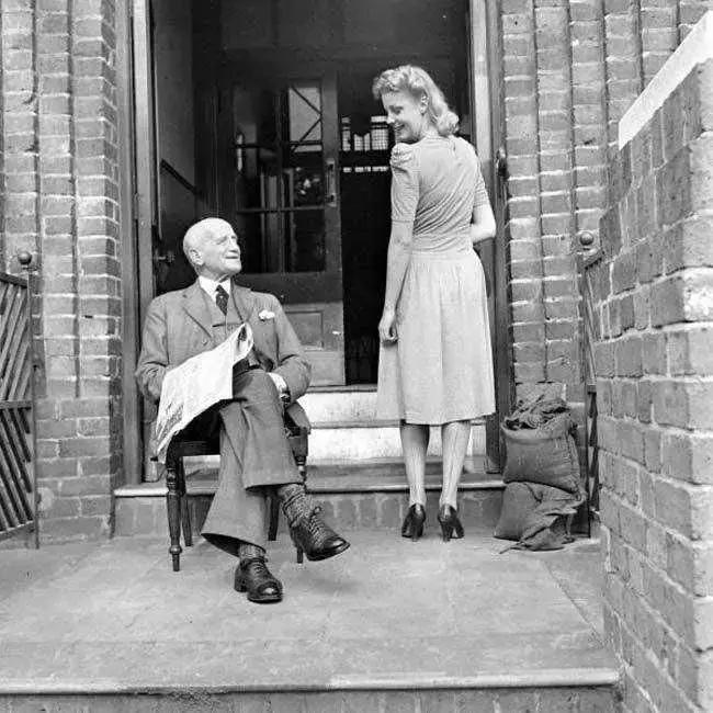 女人爱穿丝袜是什么心理,女人爱穿袜子的好处