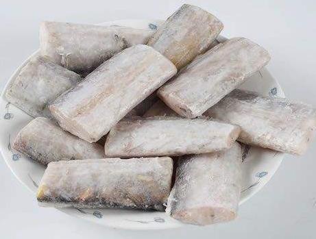 煎鱼时,裹淀粉是大错特错!厨娘教你煎鱼技巧,鱼肉嫩滑鱼皮不破