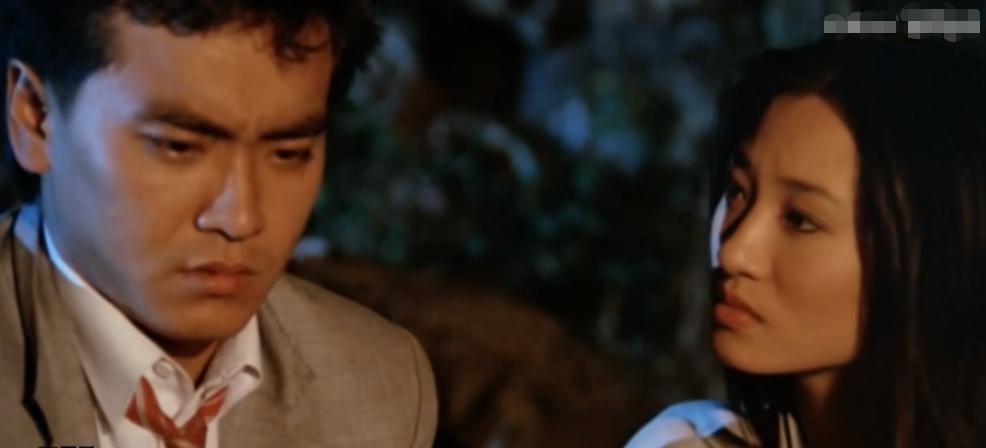 因“重男轻女”而自杀，拍全裸写真的“鬼后”王小凤：为何抑郁？