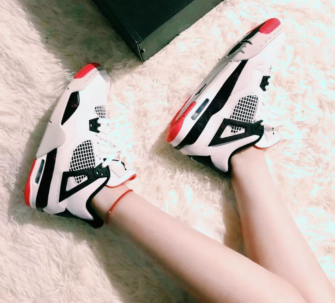 潮鞋推荐300元以下百搭,必入潮鞋3款经典百搭潮鞋推荐