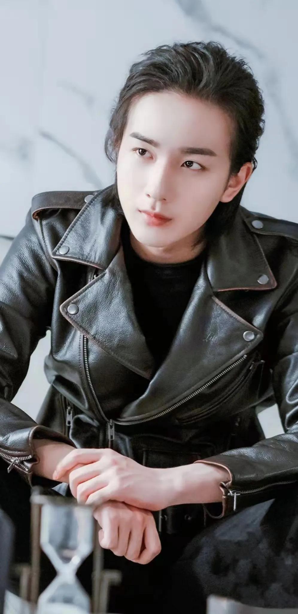 魅力十足十大男星,10位辽宁与四川的男星对比