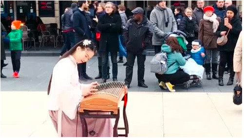 萨顶顶左手指月古筝,萨顶顶春江花月夜古筝曲谱