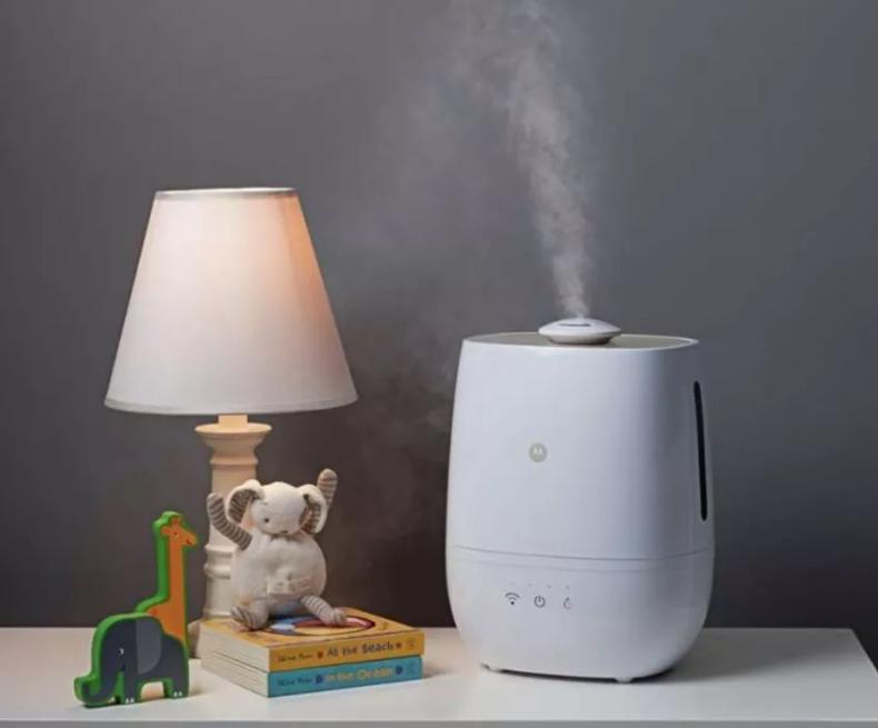 冬天天气干燥加湿器使用啥水,冬天屋里干燥有必要买个加湿器吗