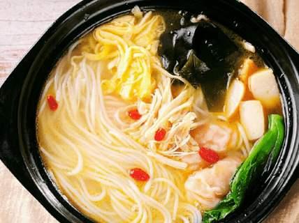 香菇米线鸡汤米线,鸡汤米线网红米线做法