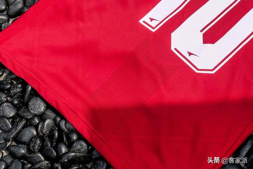 足球新换球衣的球队,中国客家足球俱乐部