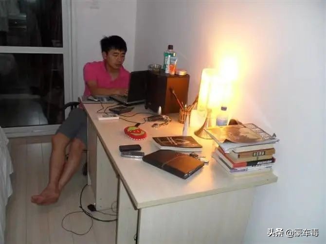 豪车毒老纪考斯特,豪车毒老纪小跟班