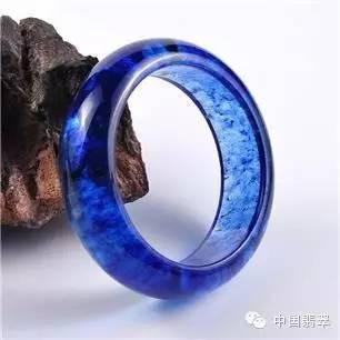 从8亿天价玻璃看翡翠市场上的“替身”