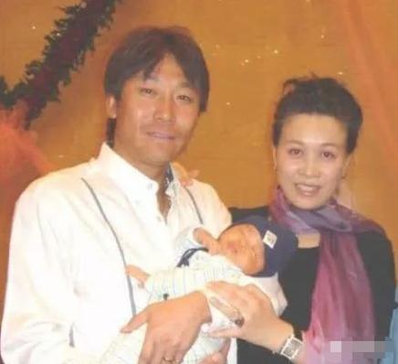 足球浪子高峰和那英,高峰那英足球