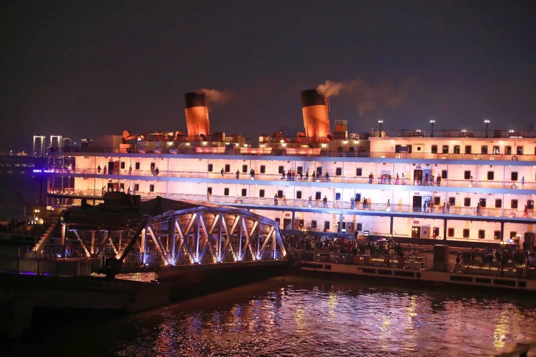 一场实景剧本杀！湖北武汉网红船，298元一张船票，究竟值吗？