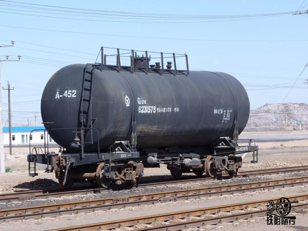 铁影｜穿越沙漠的“混编列车”——吉兰泰铁路运转记