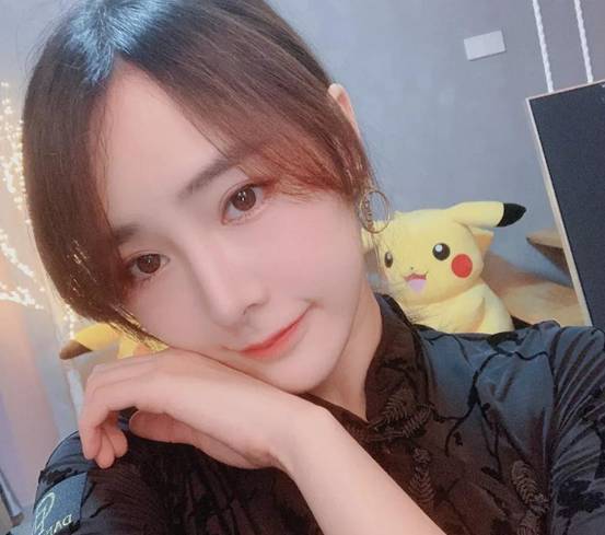 女主播最新整活出炉,PK对决只为秀下限,水友:这也能播?