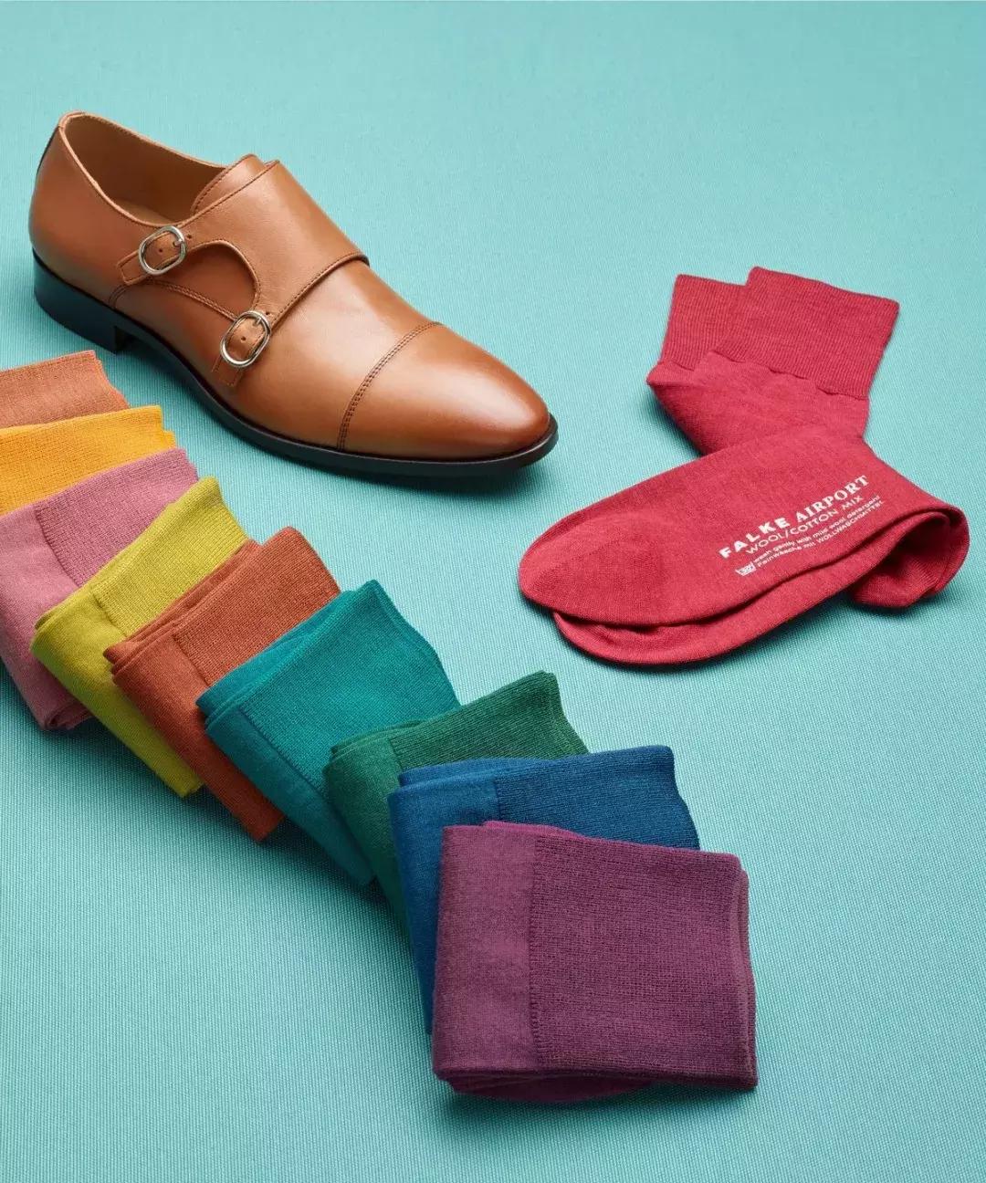 从袜子看出一个人的风格,一双给你满满惊喜感的袜子