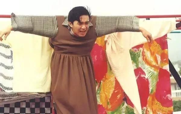 日本老奶奶碰瓷,酗酒飙车碰瓷爆红网络