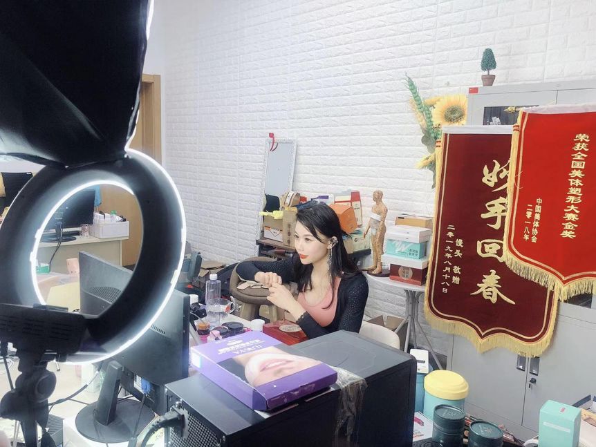 从跑龙套逆袭成最佳女主角,从跑龙套逆袭成女主角