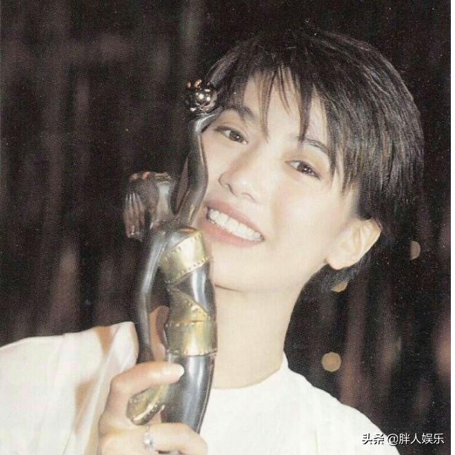 袁咏仪图文故事,袁咏仪张智霖年轻时故事