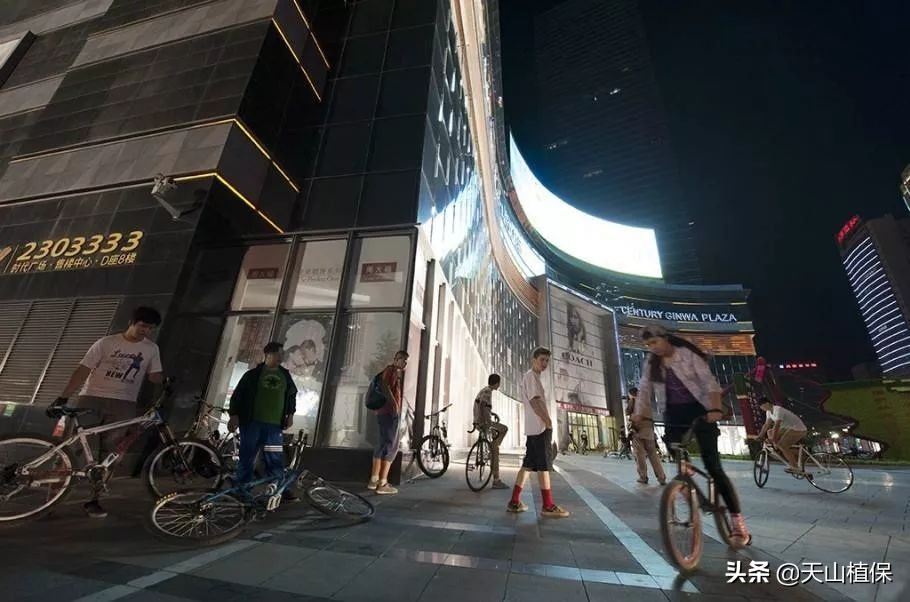 迪丽热巴古力娜扎见过面吗,迪丽热巴跟古力娜扎合影