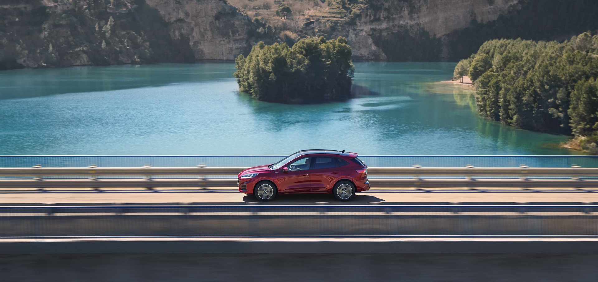 福特kuga白色最新款,福特kuga翼虎什么颜色