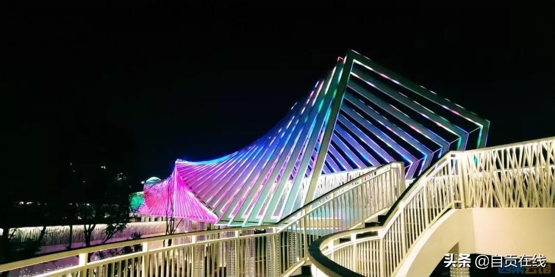 自贡夜游釜溪河在哪个位置,自贡夜游釜溪表演时间