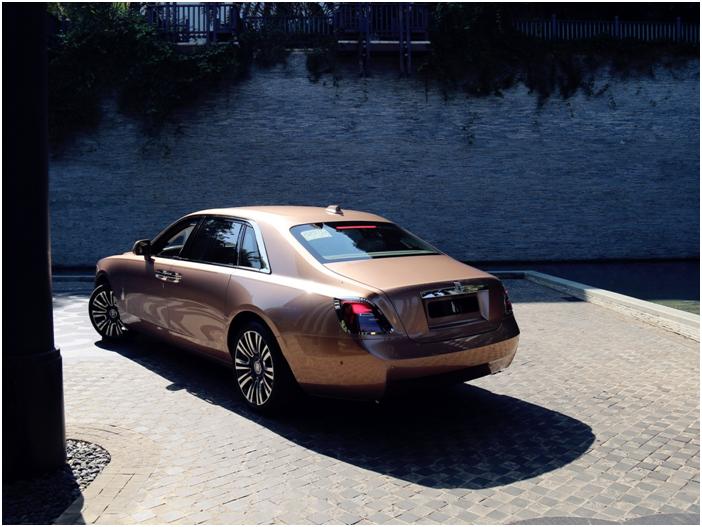 试驾劳斯莱斯古思特新款,新款劳斯莱斯古思特沉浸式体验