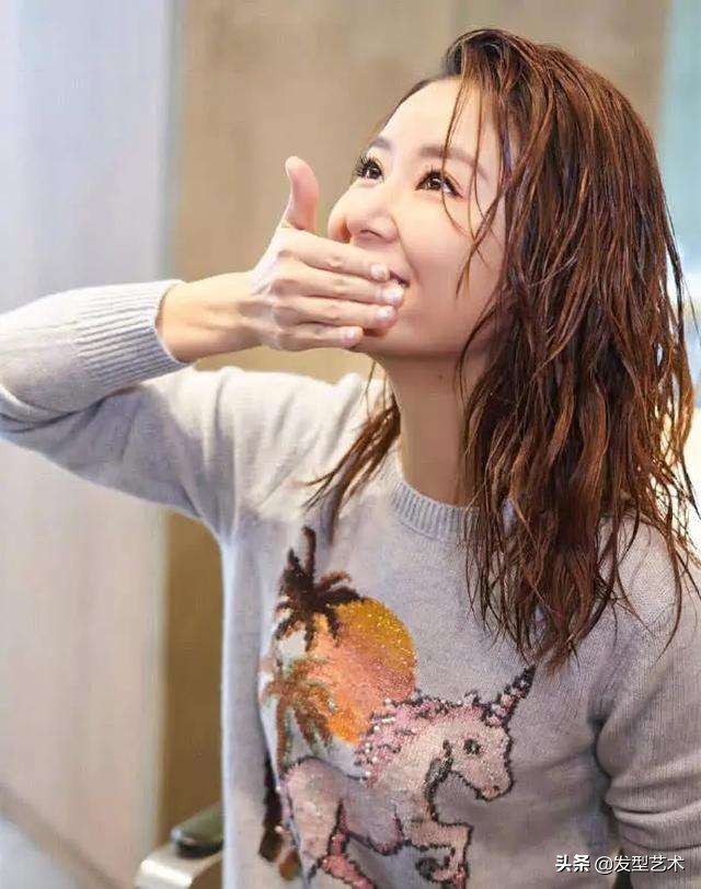 男生怎样吹出蓬松的头发,怎样把头顶头发弄蓬松弄高