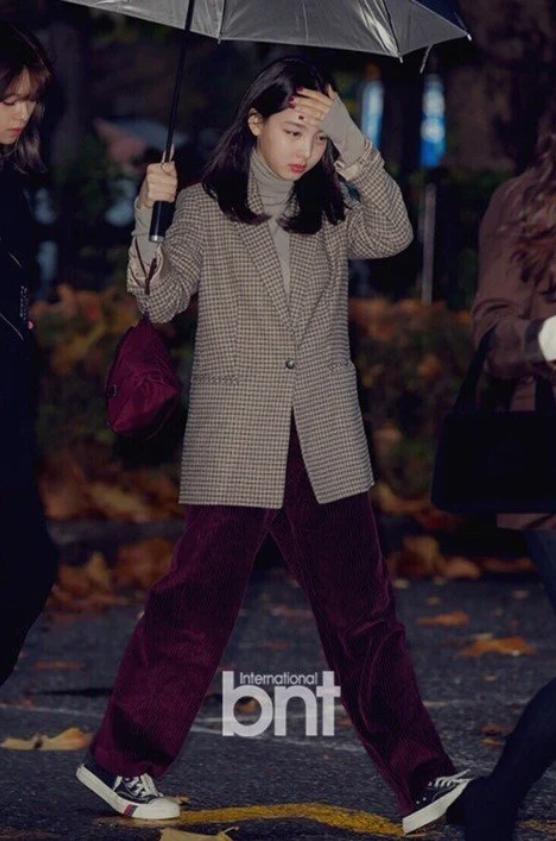 twice正规三辑单封是林娜琏吗 (twice nayeon 林娜琏街头唯美拍摄)