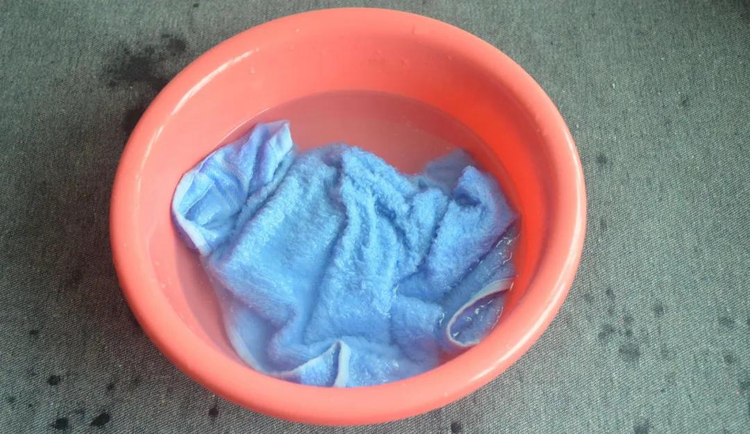 下雨天被子去螨虫的方法,春天天气潮湿怎么去螨虫