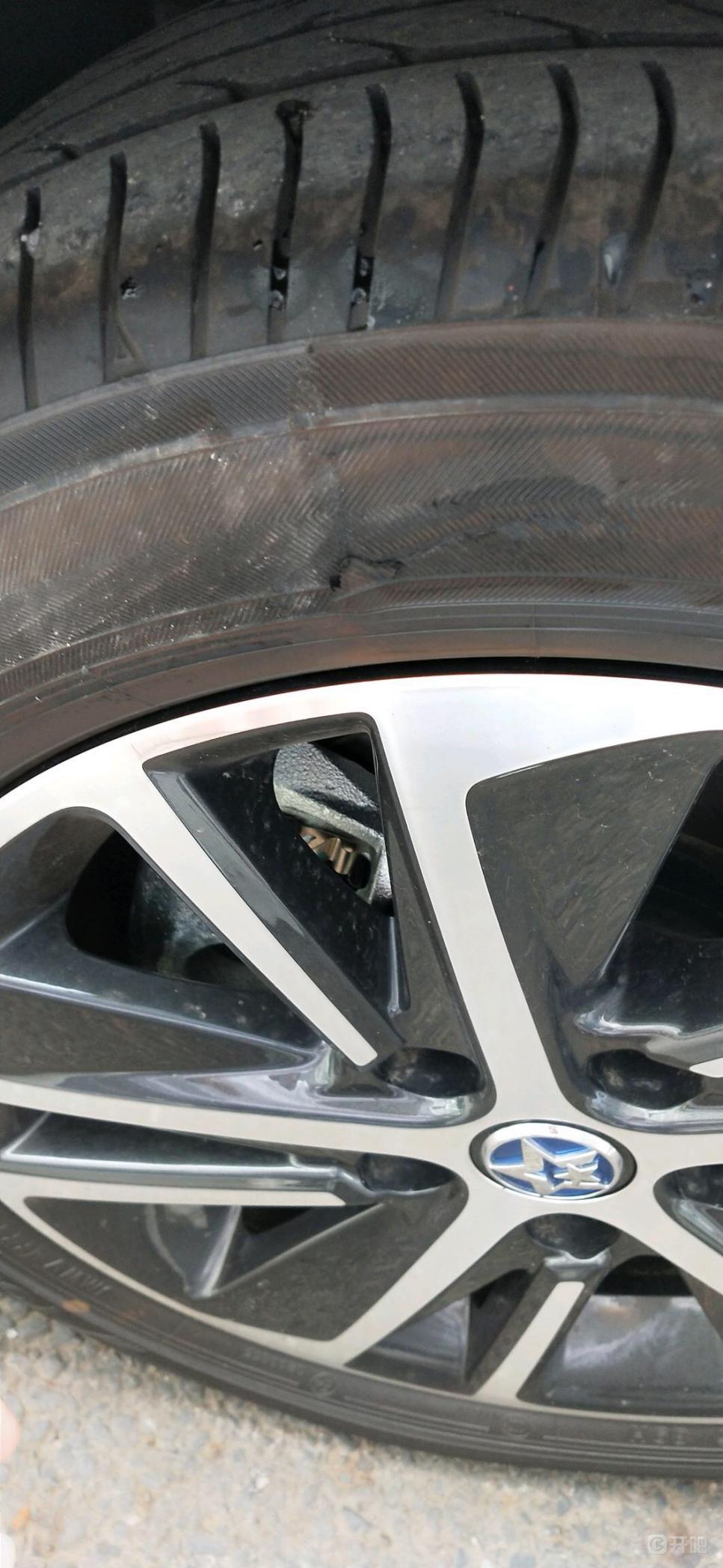 轮胎侧面有个小口子要多长时间补,轮胎侧面有个小口子需要更换吗