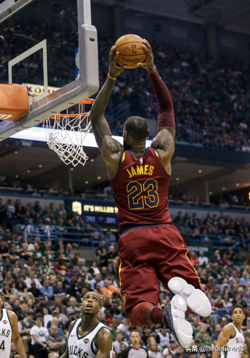 詹姆斯疫情期间发言,勒布朗詹姆斯的个人经历和介绍