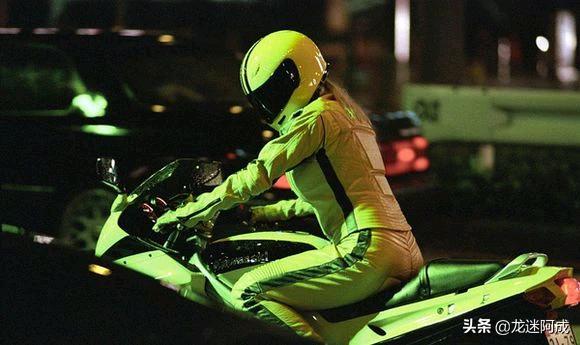 这才是李小龙最经典的电影,周星驰电影致敬李小龙