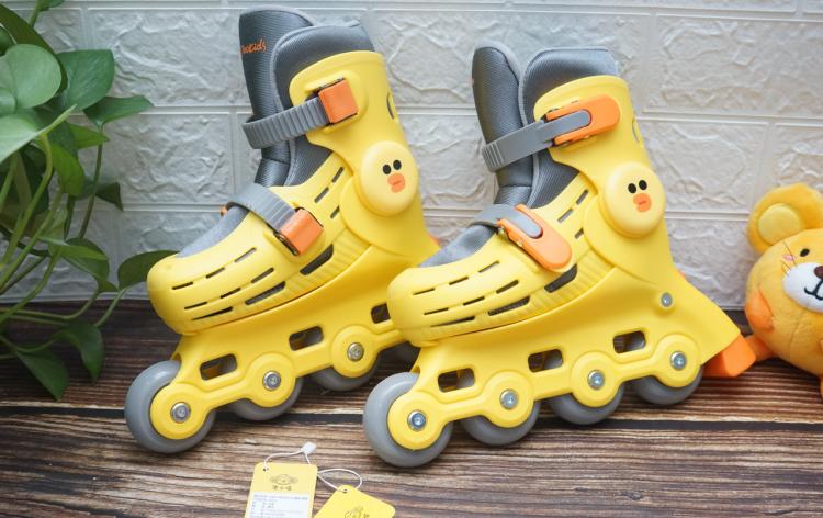 柒小佰轮滑鞋儿童6-12岁,轮滑就该这么玩